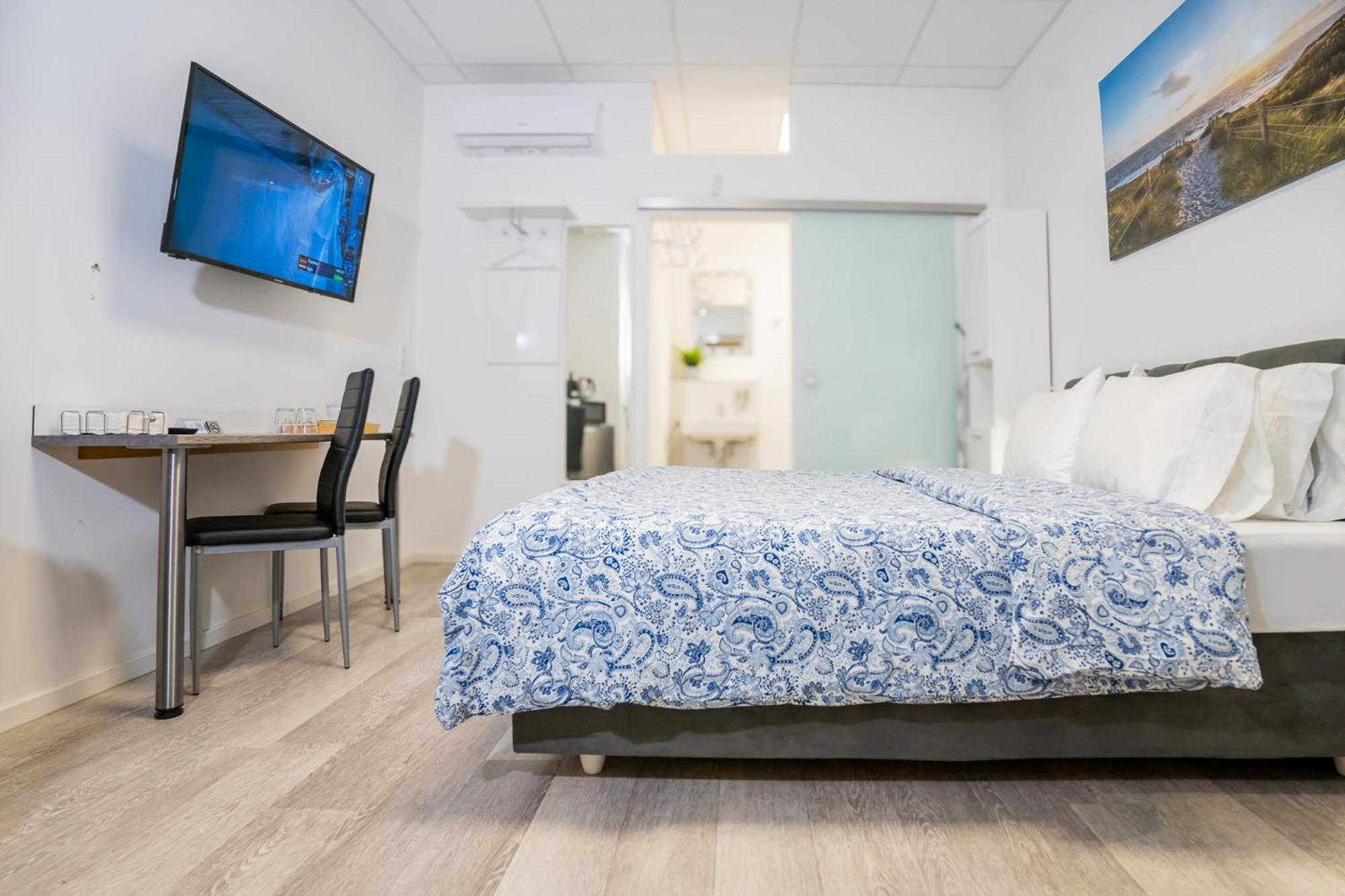 Private Room #1 With King Size, Ground Floor, Ac, Only 2Min To Rab Ramstein-Miesenbach Exterior foto