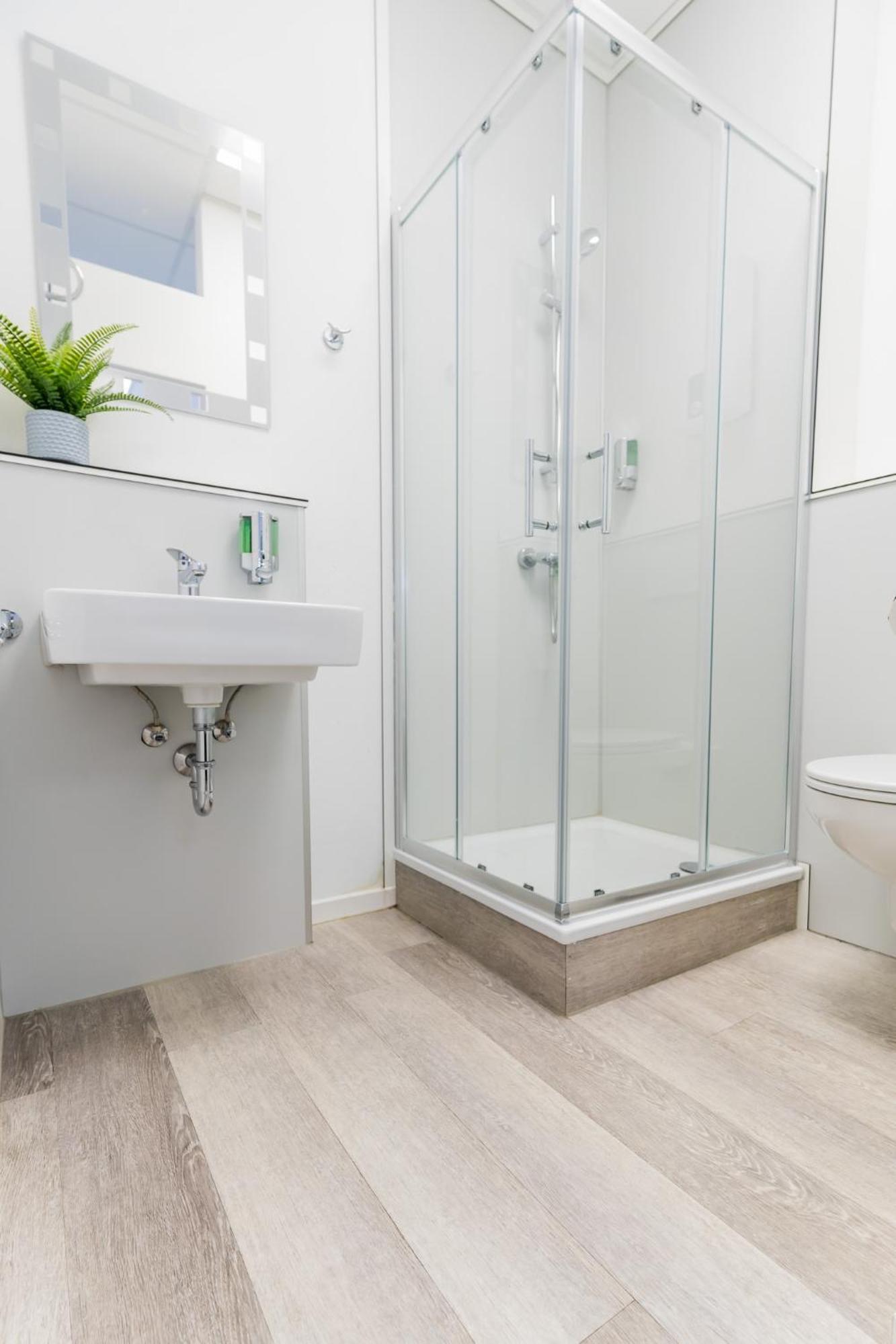 Private Room #1 With King Size, Ground Floor, Ac, Only 2Min To Rab Ramstein-Miesenbach Exterior foto