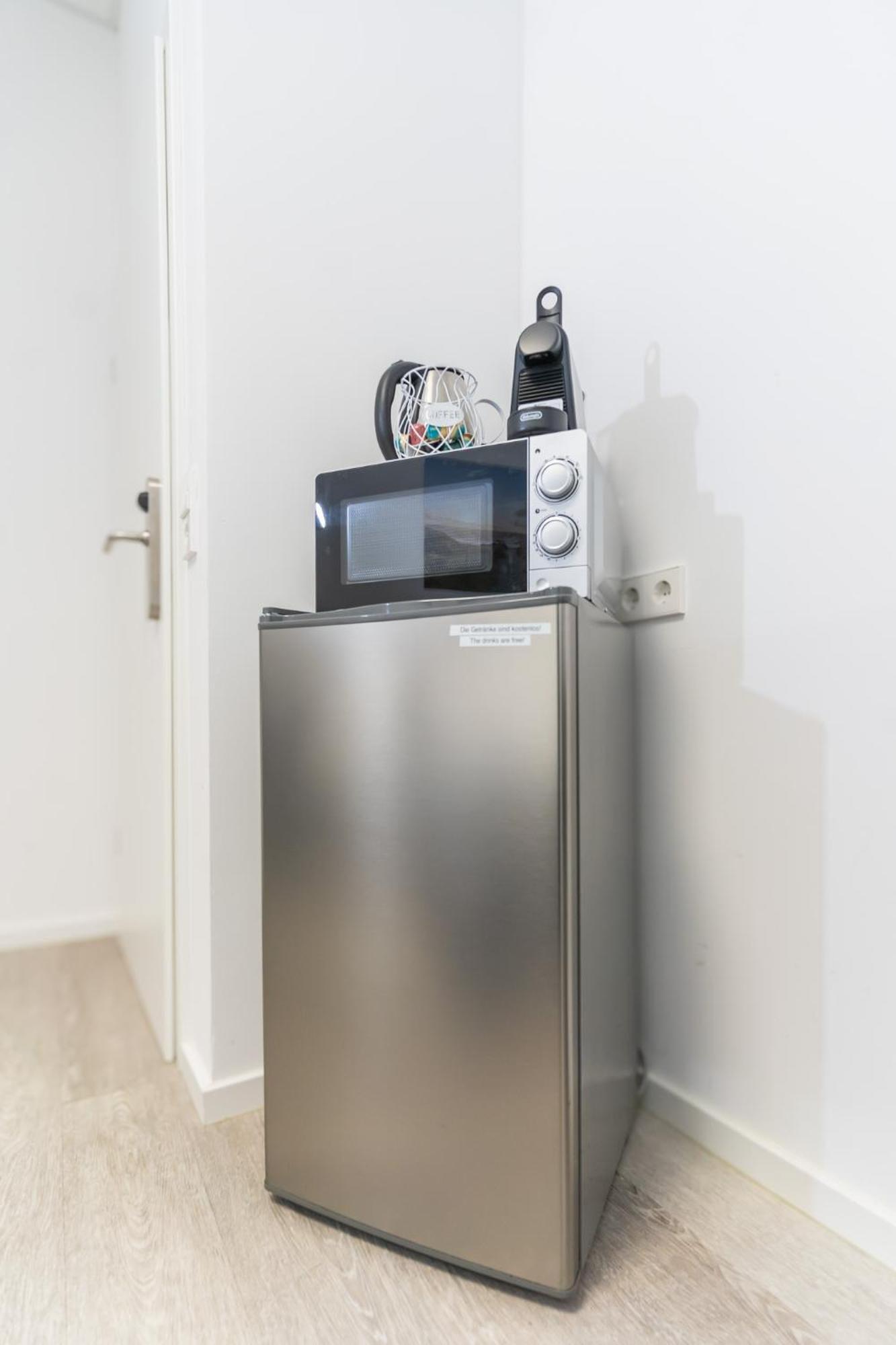 Private Room #1 With King Size, Ground Floor, Ac, Only 2Min To Rab Ramstein-Miesenbach Exterior foto